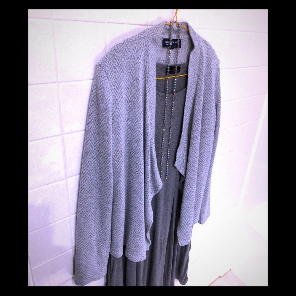 🌺 SALE 2/$12 3/$15 wrap gray sweater herringbone